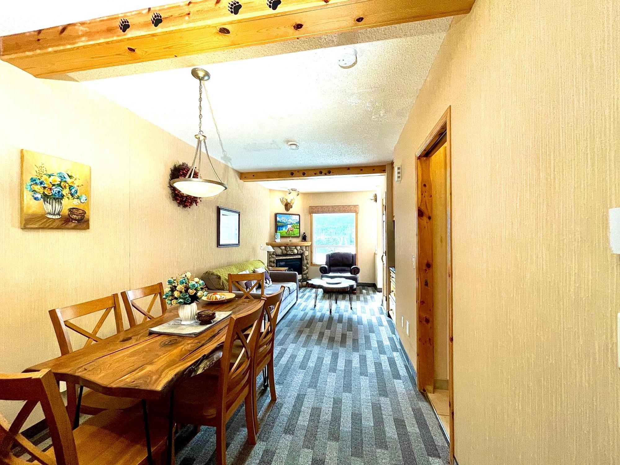 Mountainview -Privatechalet Sleep7- 5Min To Dt Vacation Home Канмор Экстерьер фото